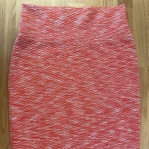 Beautiful size small pencil skirt. In great condition.